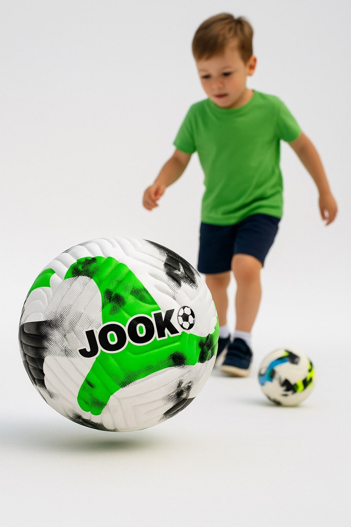 Futbol Topu  Pompa Hediyeli Sert Zemin Ve Halı Saha Topu