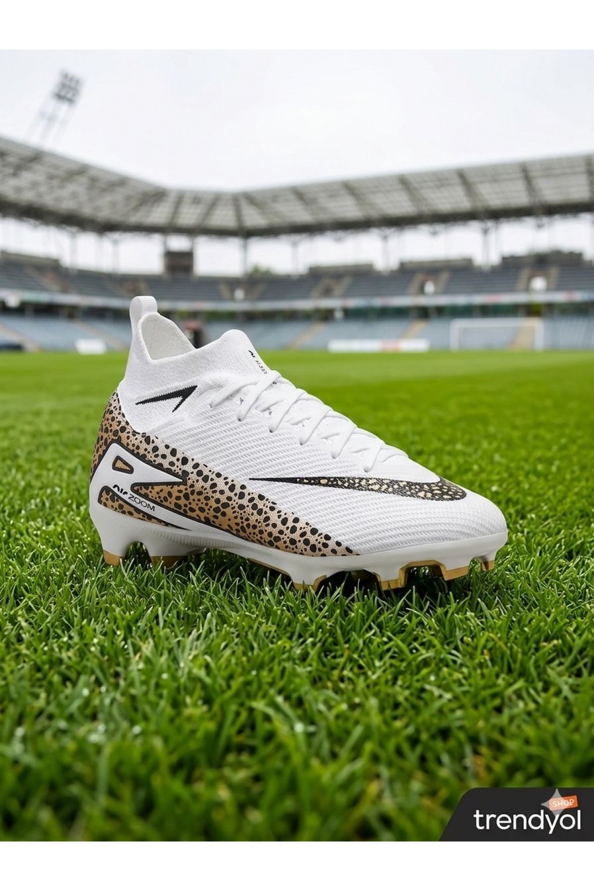 laliga Leopar Desenli Beyaz Profesyonel Futbol Ayakkabısı