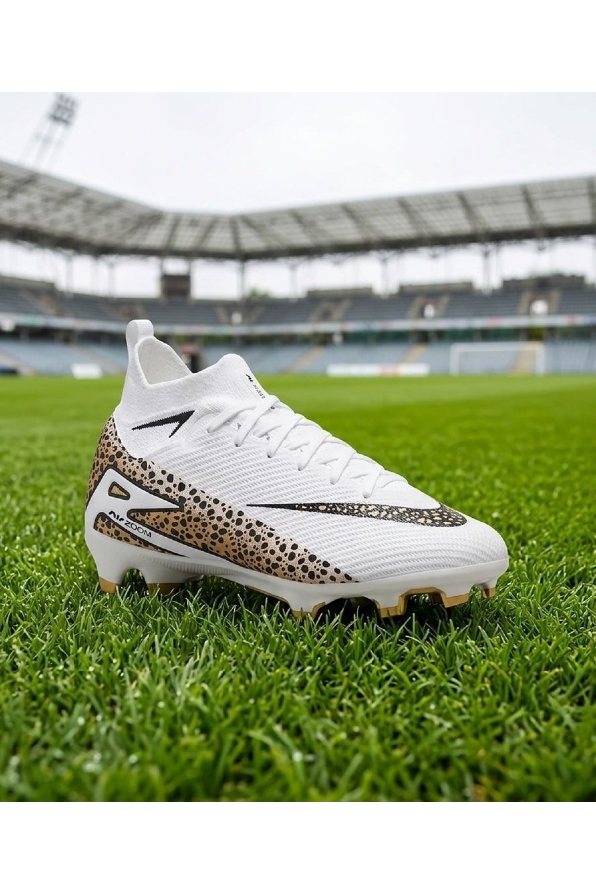 laliga Leopar Desenli Beyaz Profesyonel Futbol Ayakkabısı